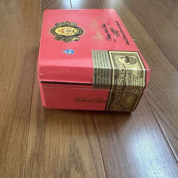 Arturo Fuente Rare Pink Signature Empty Wooden Cigar Box 7.25x5x2.5 - Picture 4 of 7